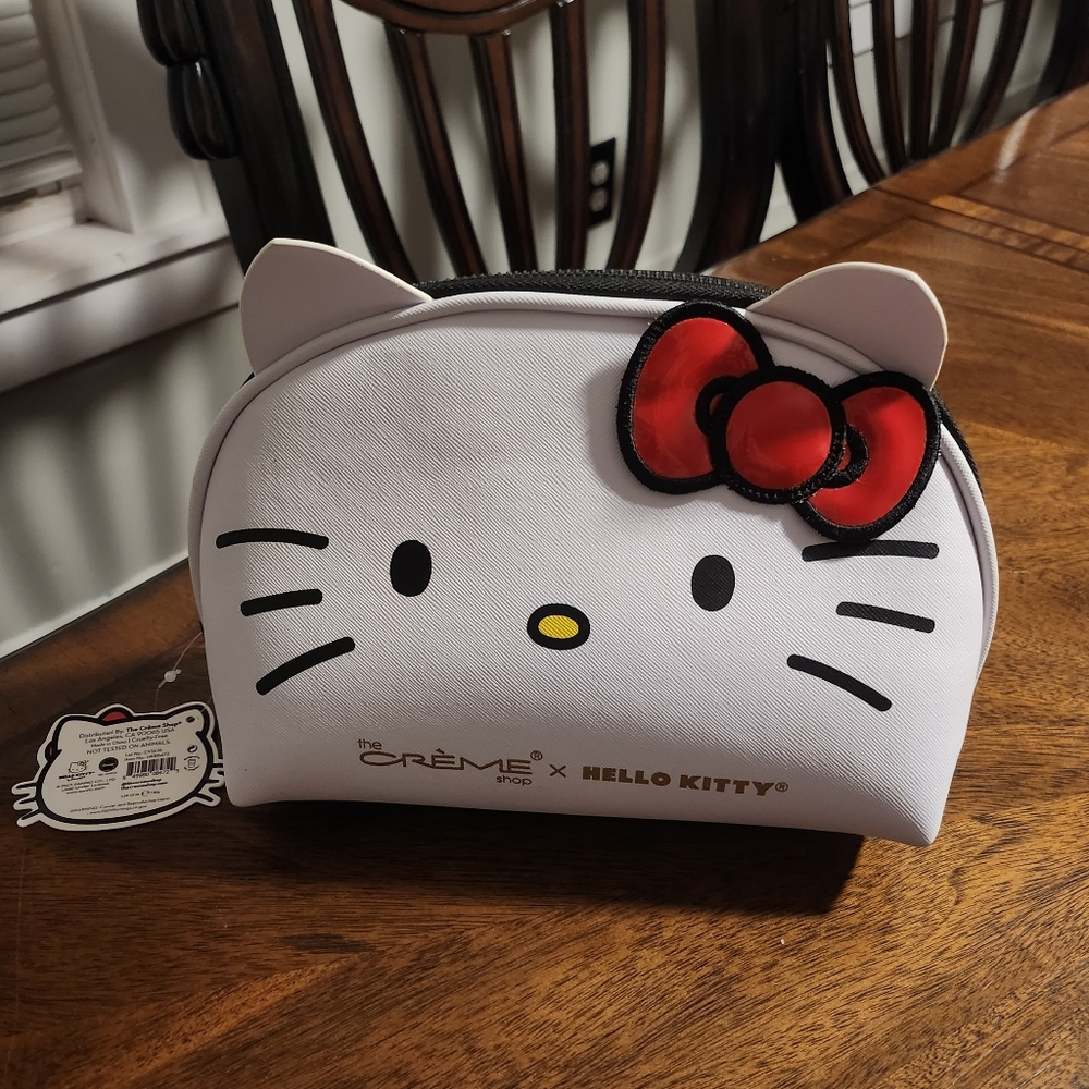 ✨NWT✨ Hello Kitty x The Creme Shop Ltd Edition Makeup Cosmetic Pouch